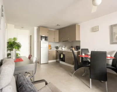 Parque Santiago 1 2 bedroom 2 bathoom 1 toilet, ground floor step free apartment with showers, large terrace. heated pool, town center modern, great location ocean side property modern