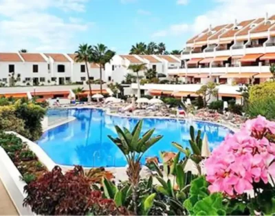 Parque Santiago 1 ground floor 1 bedroom apartment with pool views quiet location on the sunny side close to the ocean with a heated pool, cosy, close to golf courses and shopping centers